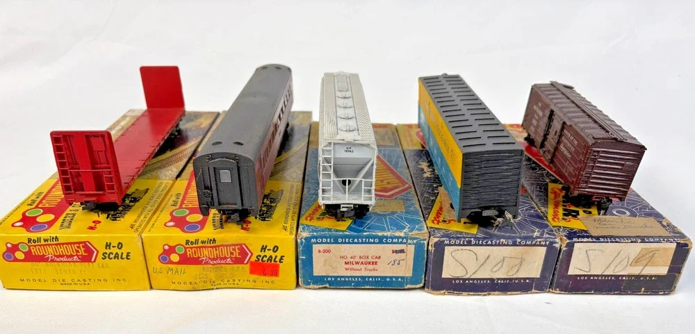 Roundhouse HO Scale Freight Car Lot Flat Car Passenger Hopper Box Mixed Vintage